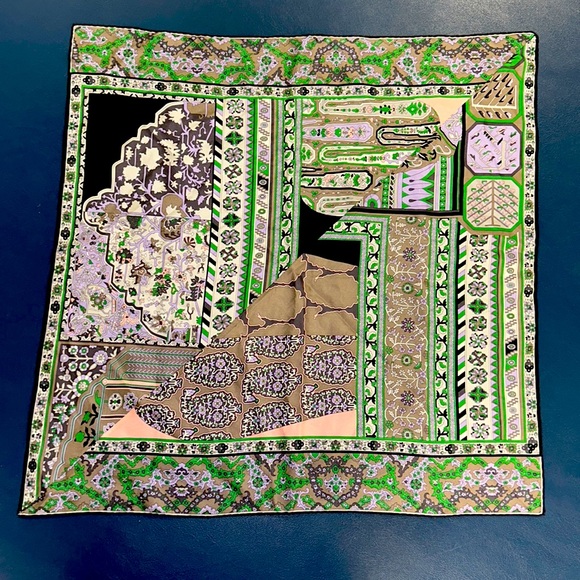 RARE VINTAGE Silk scarf ups, cycled with beautiful, bohemian prints and colors - Picture 1 of 3